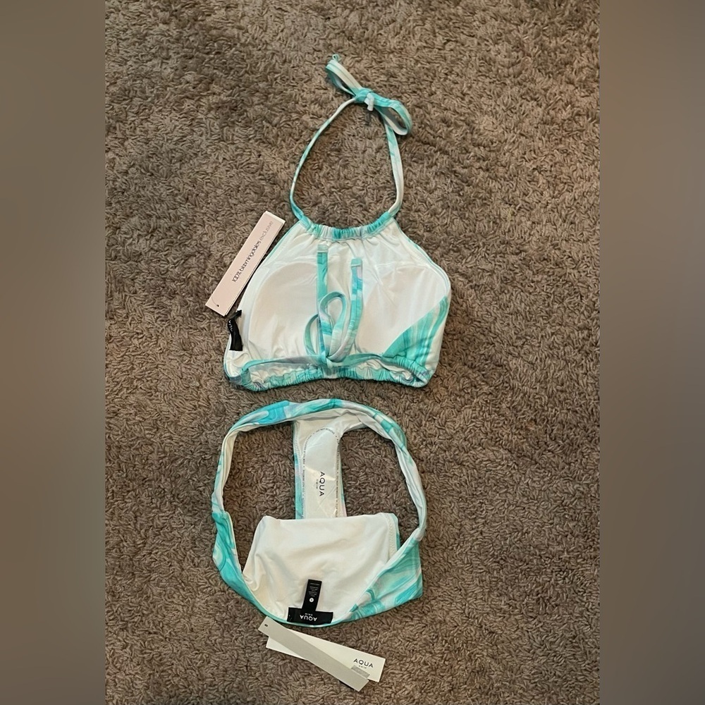 Aqua
Women’s 2piece bathing suit
Size Small - Picture 3 of 4